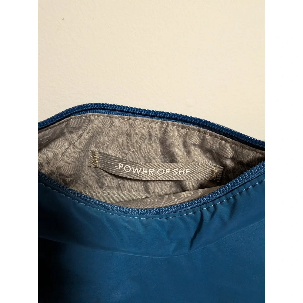 Athleta Women Blue All About Crossbody Bag Crescent Nylon Zip One Size‎
